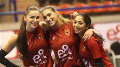 الأهلي يواجه دلفي في دوري سيدات الطائرة