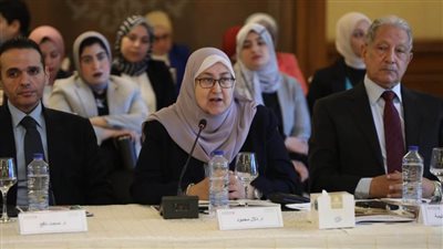 دلال محمود: هناك 10 دول من أصل أقوى 39 قوة عسكرية عالميًا موجودة في منطقة الشرق الأوسط