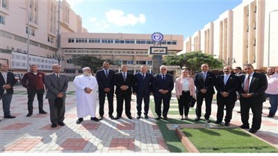 وزير التعليم العالي يفتتح عددًا من المشروعات التعليمية والصحية بجامعة الإسكندرية