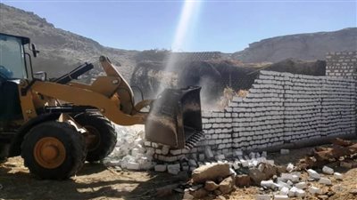 محافظ أسوان: مواصلة إزالة التعديات بواقع 102 حالة تعدٍ بمساحة 510 آلاف و212 م2 