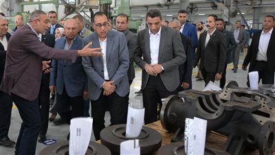 رئيس الوزراء يتفقد الشركة المصرية الألمانية للمضخات «روهربمبن مصر»