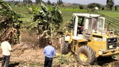 استرداد 6 آلاف متر من الأراضي الزراعية وأملاك الدولة بكوم حمادة 