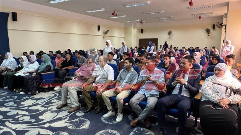 خلال الندوة