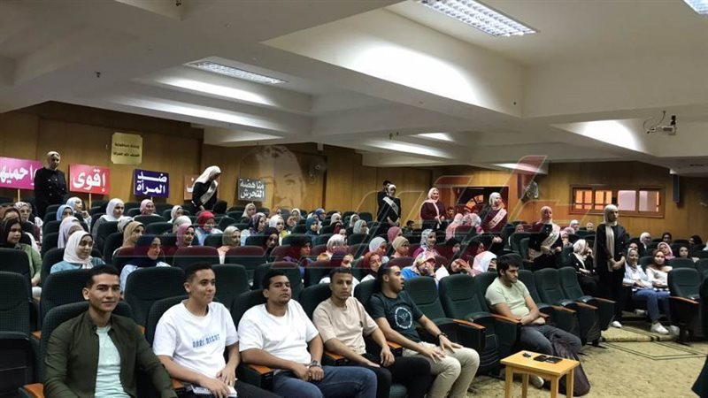 خلال الندوة