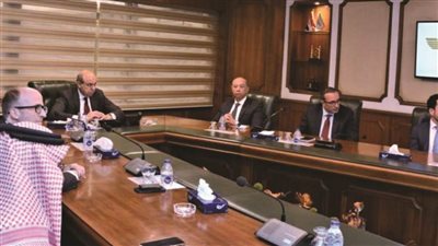 وزير الطيران المدني يبحث مع عدد من ممثلي شركات الطيران أوجه التعاون المشترك