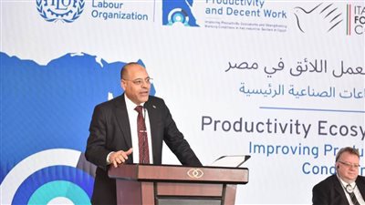وزير العمل يُشارك في إطلاق 