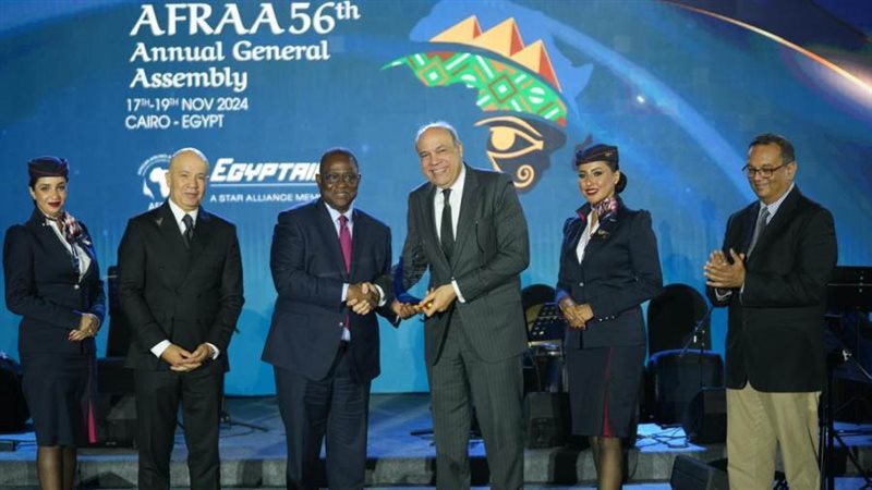 وزير الطيران المصري