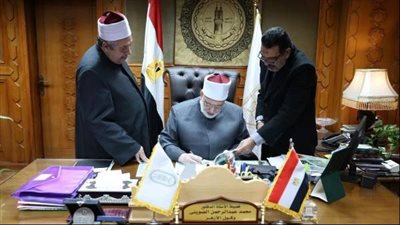 وكيل الأزهر يعتمد نتائج الشهادة الثانوية لمعاهد فلسطين