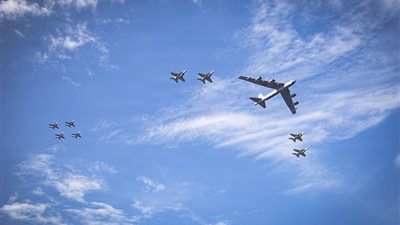 رصد 4 طائرات عسكرية أمريكية جديدة قرب الحدود البحرية لفنزويلا