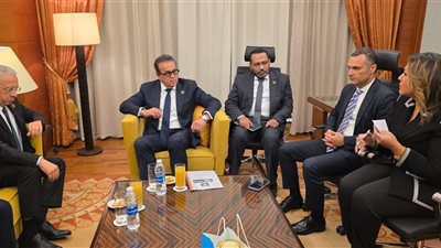 وزير الصحة يلتقي نظيره التونسي لبحث تعزيز التعاون في القطاع الصحي