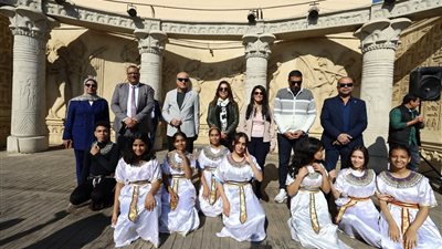 وزيرتا التنمية المحلية والتخطيط ومحافظ الأقصر يتفقدون مكتبة مصر العامة