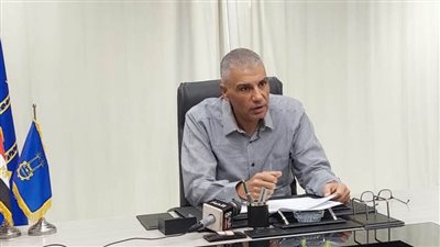 محافظ أسوان يؤكد أهمية التواصل مع مطالب وشكاوى المواطنين