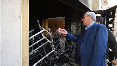 محافظ الغربية ومدير الأمن يتابعان السيطرة على حريق مسرح طنطا الزراعية