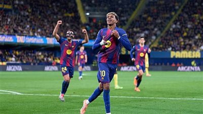 برشلونة يعبر الغواصات في الليجا الإسبانية