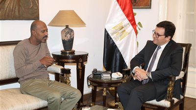 وزير الثقافة يلتقي الفنان أمير صلاح الدين لبحث إطلاق مهرجان المسرح والموسيقى