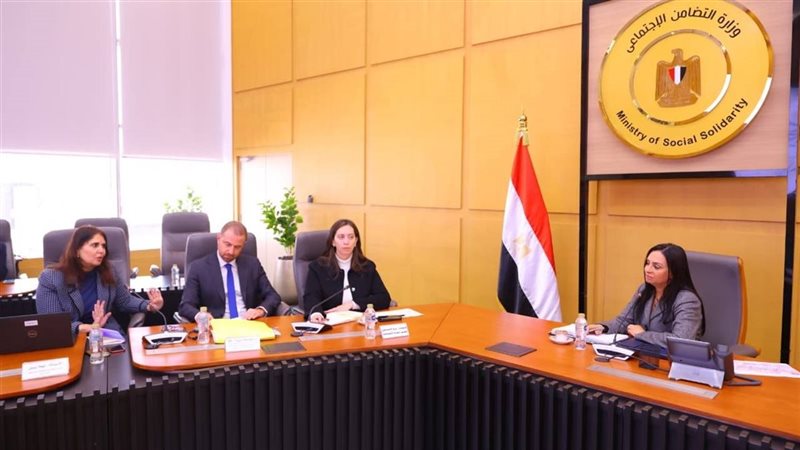 مايا مرسي تلتقي وفد