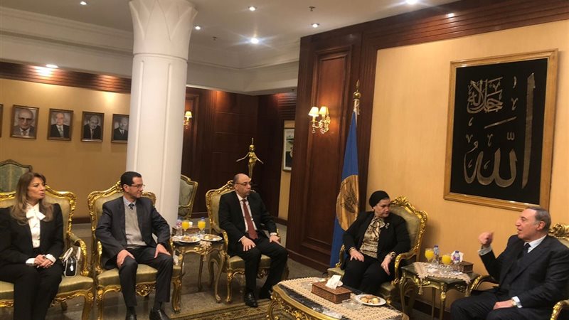 لقاء الطفولة والأمومة