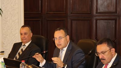 رئيس جامعة الإسكندرية يكرم الفرق الابتكارية من الباحثين والطلاب