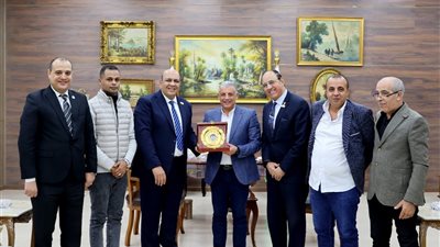 رئيس اتحاد الكونغ فو يبحث مع محافظ الإسماعيلية إقامة معسكر تدريبي دولي