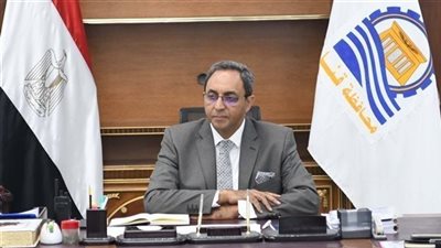 محافظ قنا وقائد قوات الدفاع الشعبي يشهدان فعاليات الندوة التثقيفية بالجامعة