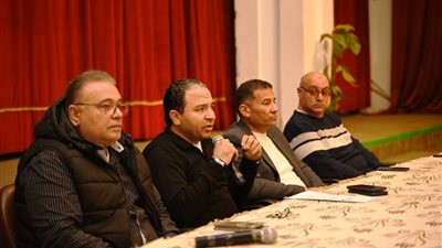 نادي الصيد يجتمع بالأجهزة الفنية والطبية ويشدد على الالتزام بالأكواد الطبية