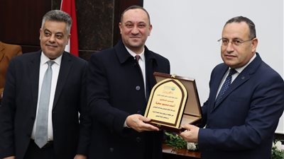 رئيس جامعة الإسكندرية يفتتح وحدة الرعاية المركزة للكبار بمستشفى المواساة