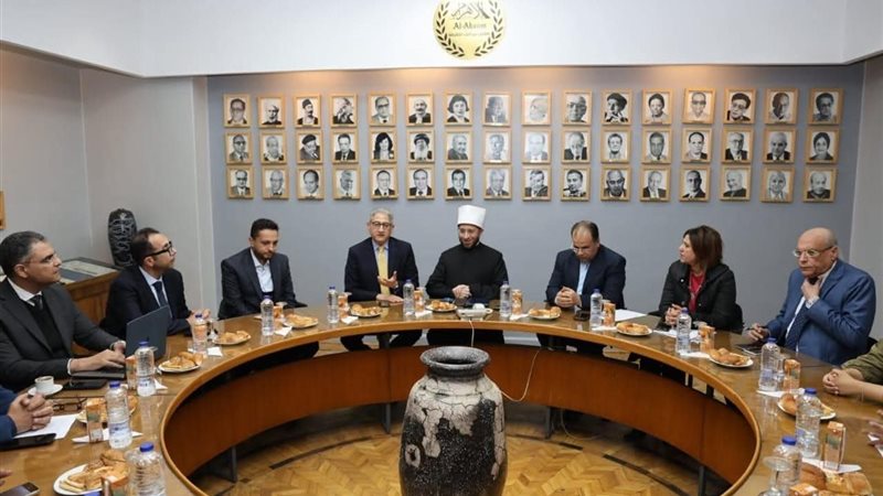 وزير الأوقاف في ندوة