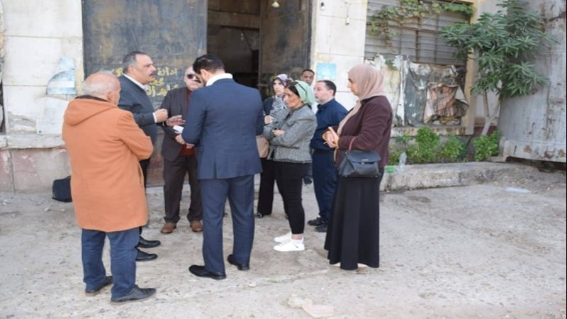 تفقد موقع إنشاء مركز