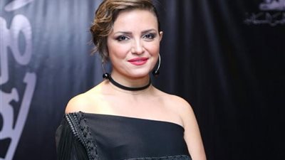 أول رد من ريهام عبد الغفور على واقعة صور العرض الخاص لفيلمها الجديد