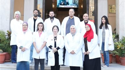 رئيسة القوافل الطبية بالقومي للبحوث تفوز بجائزة حصاد المرأة العربية 