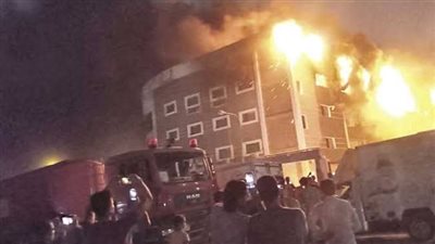 ماس كهربائى يتسبب في حريق محل ملابس فى الخصوص