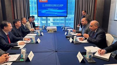 وزير الكهرباء يبحث مع شركات صينية التعاون في مجالات الطاقة المتجددة