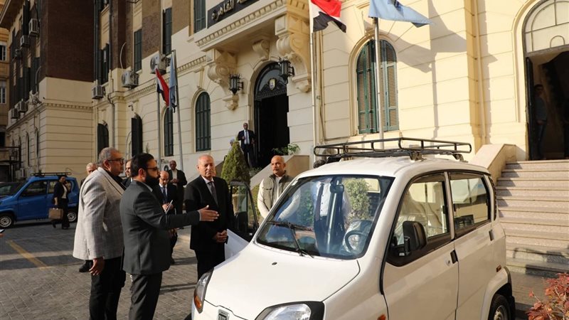 القاهرة تبدأ تجربة