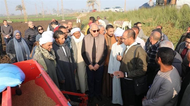 محافظ المنيا خلال