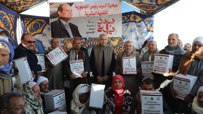 محافظ المنيا خلال