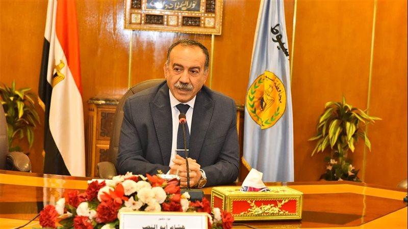 محافظ أسيوط 