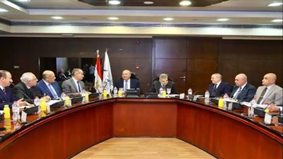 الوزير يترأس إجتماع الجمعية العامة العادية وغير العادية لشركة موانئ مصرالبحرية