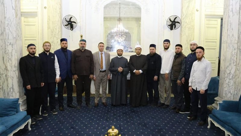 وزير الأوقاف مع الوفد