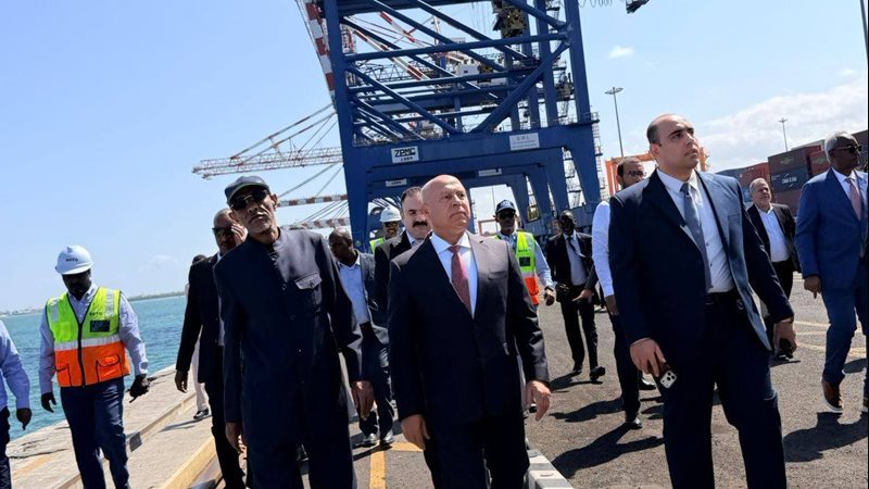 الوزير يزور مقر سلطة