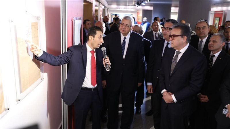 وزير الصحة في الأهرام