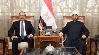 وزير الأوقاف يستقبل وزير قطاع الأعمال لبحث التعاون المشترك 