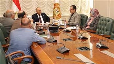 وزير العمل يبحث التعاون المشترك مع مركز بحوث وتطوير الفلزات