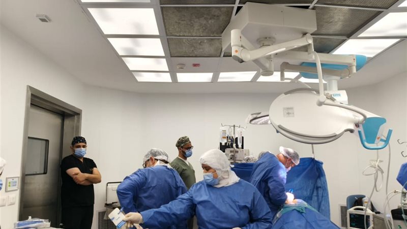 جانب من العملية والفريق