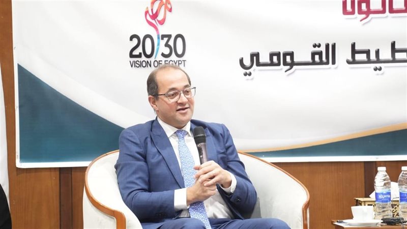 وزير المالية خلال