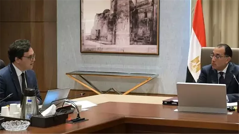 رئيس الوزراء ووزير