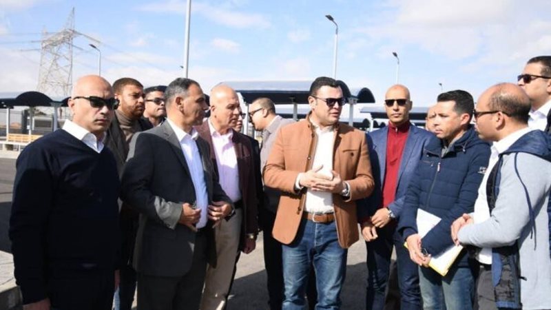  وزير الإسكان والمرافق