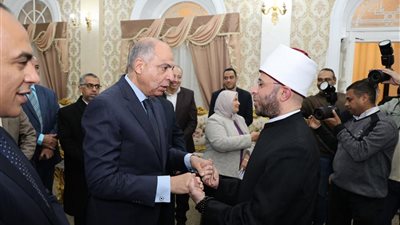 محافظ المنيا يستقبل وزير الأوقاف 