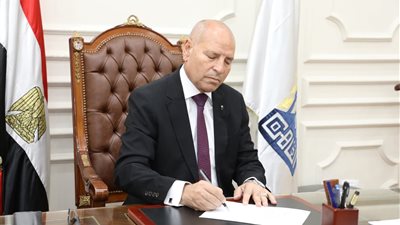 بعد أكثر من 40 عامًا من التشغيل..القاهرة تبدأ إجراءات إزالة كوبري السيدة عائشة