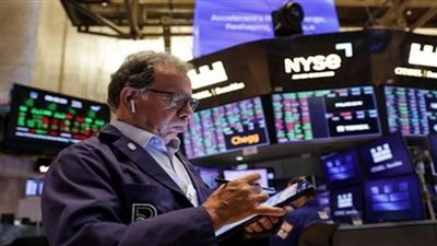 وول ستريت تتراجع مع انحسار زخم أسهم التكنولوجيا 