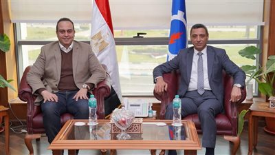 رئيس الرعاية الصحية يبحث مع محافظ السويس نقل تبعية المستشفى العام إلى الهيئة